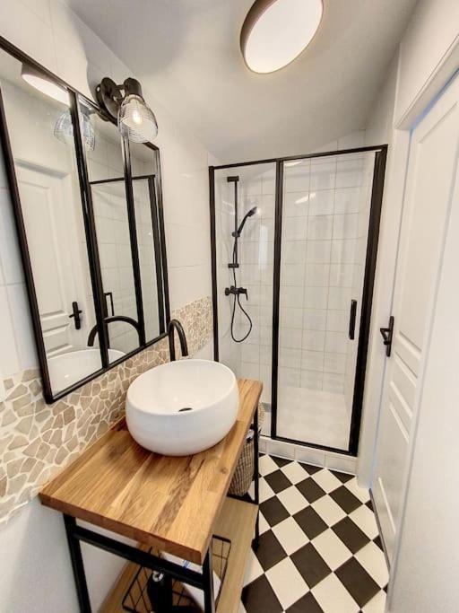 Bienvenue A La Tatoo Room Bourgoin-Jallieu Luaran gambar